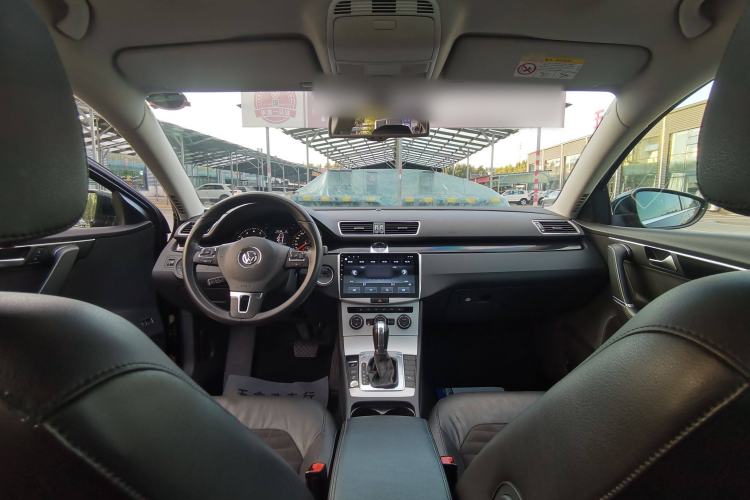 Used Volkswagen Magotan 2016 1.8TSI Luxury Comfort Model
