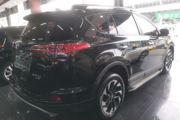 Used Toyota RAV4 2016 2.5L Automatic 4x4 Elite Edition
