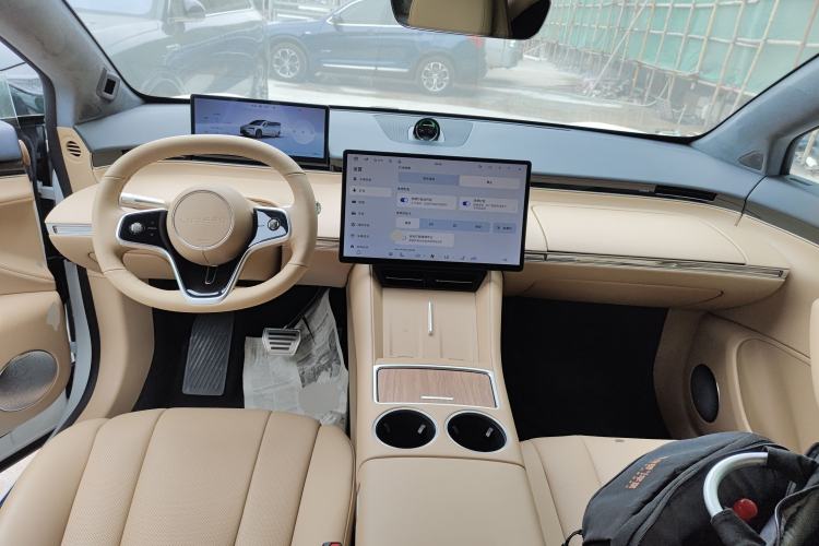 Used Hima Luxeed R7 2024 All-Electric 736 km Ultra