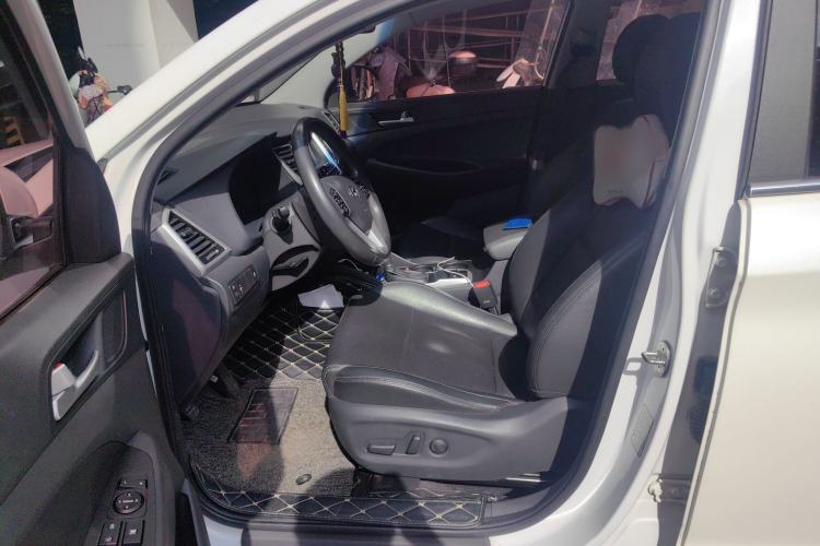 Used Hyundai Tucson 2018 1.6T Dual-Clutch Two-Wheel Drive 15th Anniversary Special Edition
