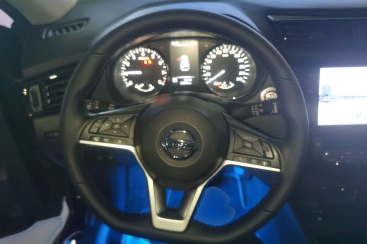 Used Nissan X-Trail 2023 Classic 2.0L Two-Wheel Drive Smart Connect Premium Edition