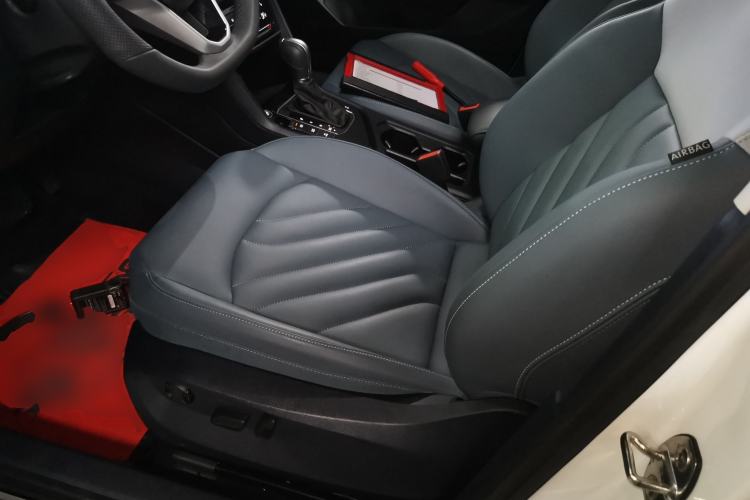 Used Volkswagen Tharu 2024 300TSI Two-Wheel-Drive Moon Luxury Edition
