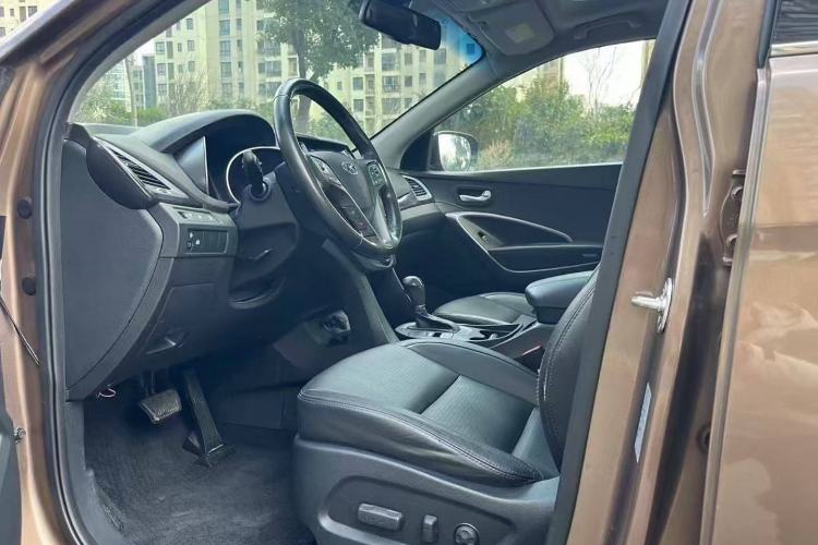 Used Hyundai Santa Fe 2013 2.4L Automatic Two-Wheel Drive Smart Version
