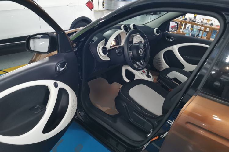 Used  forfour 2016 1.0L 52 kW Passion Edition