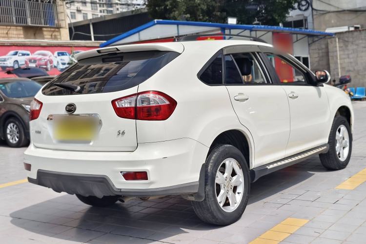 Used BYD S6 2014 2.0L Manual Luxury 5-Seater
