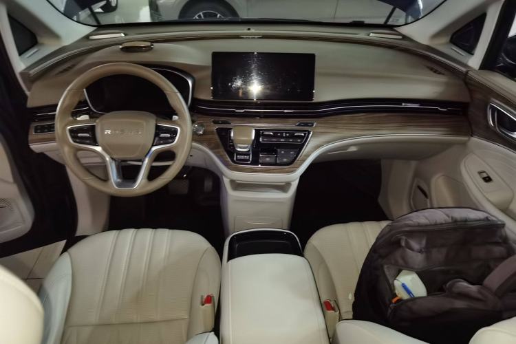 Used Roewe iMAX8 2023 400TGI Comfort Edition