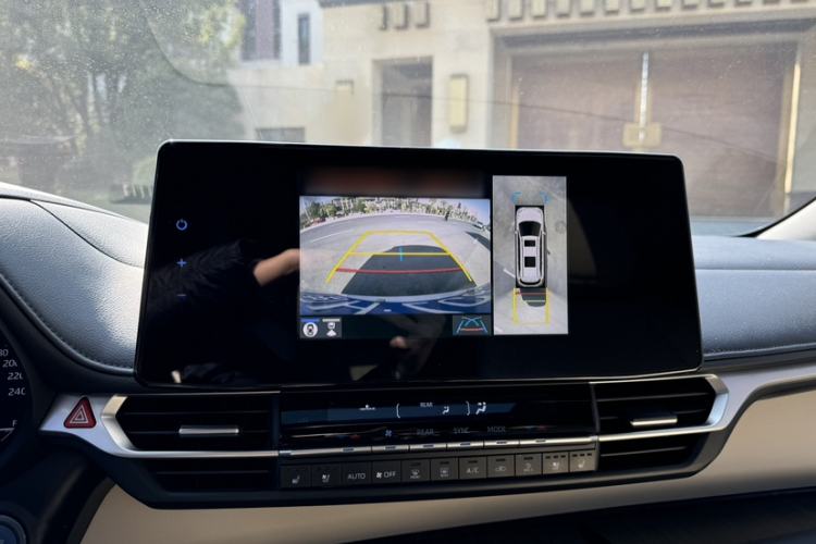 Used Toyota Granvia 2022 2.5L Hybrid Prestige Edition