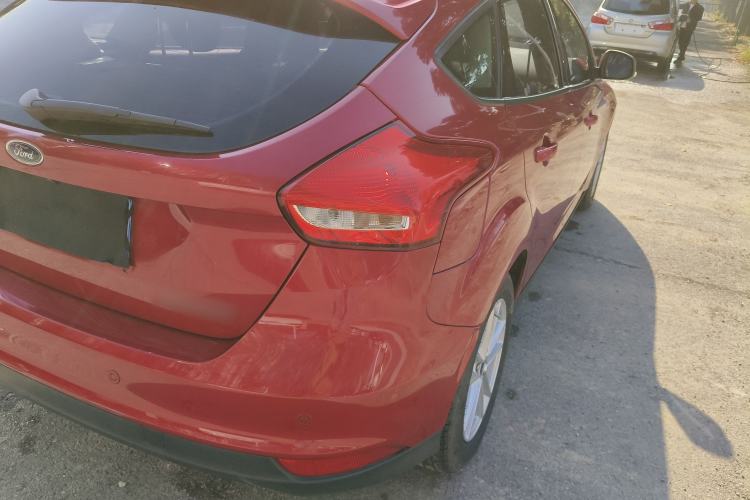 Used Ford Focus 2018 Hatchback Classic 1.6L Automatic Trendy SmartDrive Edition
