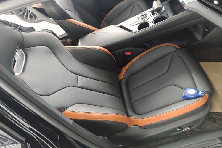 Used Changan UNI-V 2023 1.5T Prestige Model