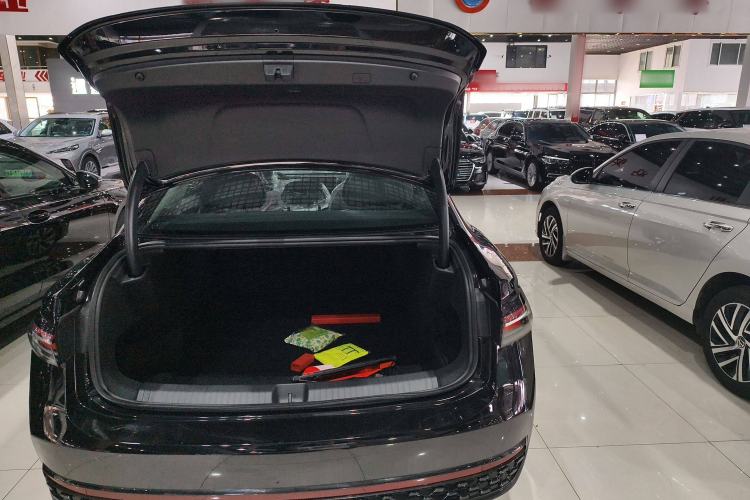 Used Volkswagen Passat 2025 Pro 380TSI Starry Dragon Edition
