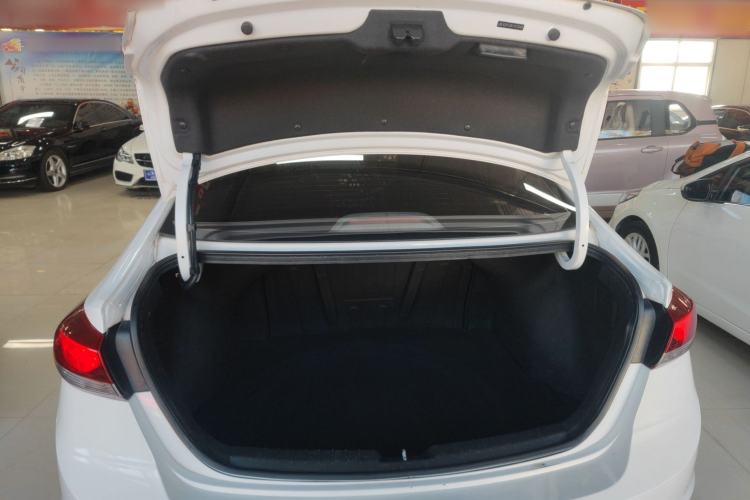 Used Hyundai Elantra 2016 1.6L Automatic ZhiXuan – Elite Version
