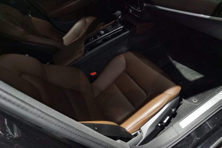 Used Volvo S90 2018 T5 Zhiyuan Edition
