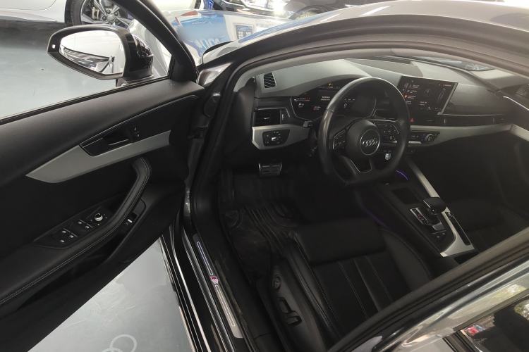 Used Audi A4L 2022 40 TFSI Luxury Dynamic Model
