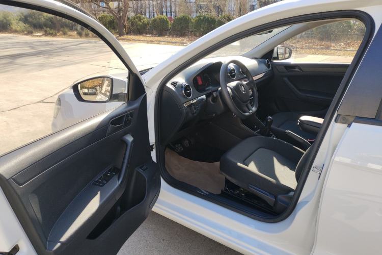 Used Volkswagen Jetta 2019 Dream Edition 1.4L Manual Fashion Version
