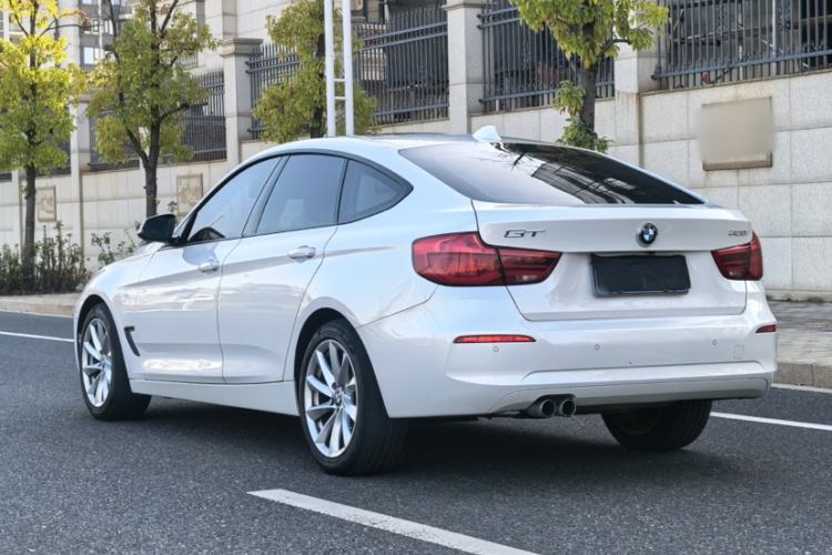 Used BMW 3 Series GT 2018 320i Sport Edition
