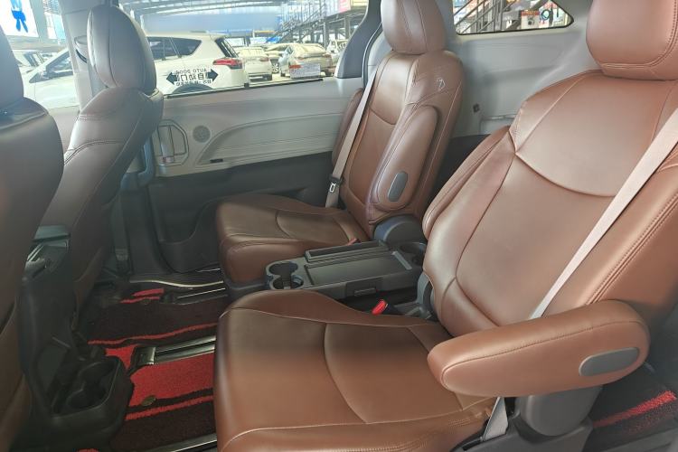 Used Toyota Sienna 2021 2.5L Hybrid Comfort Edition