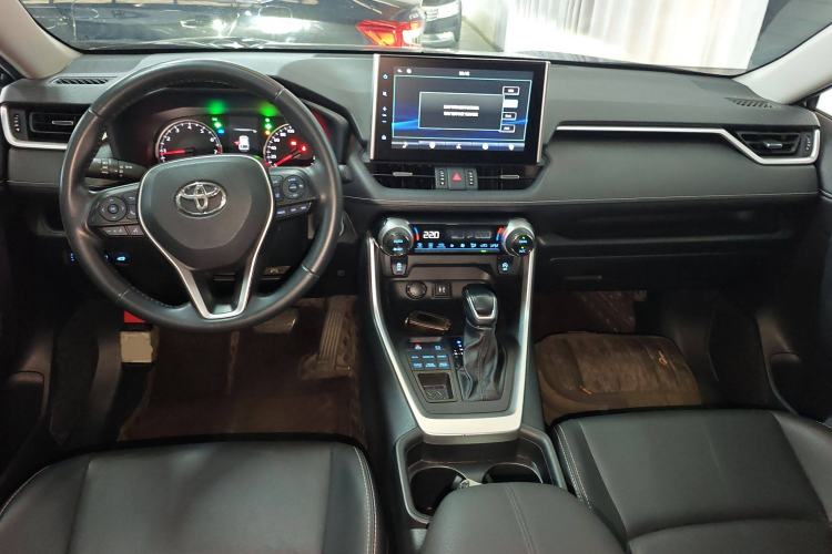 Used Toyota Wildlander 2022 2.0L CVT 4x4 Luxury PLUS Edition
