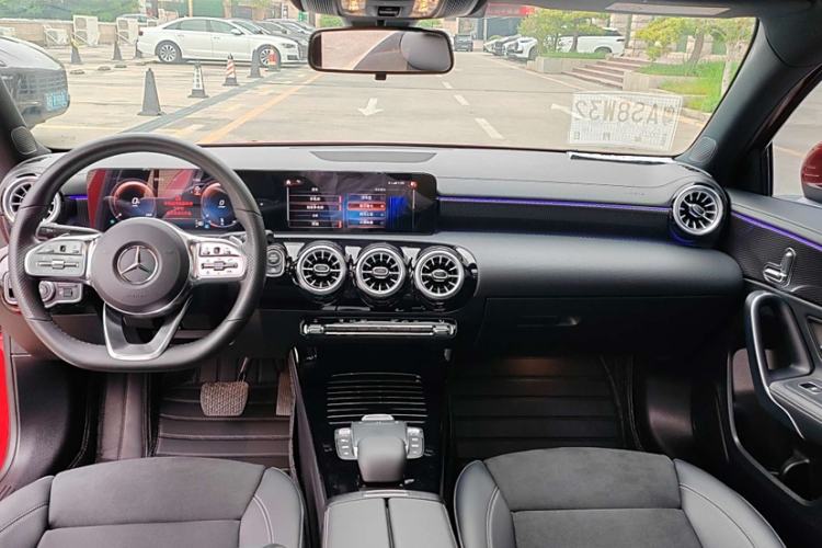 Used Mercedes-Benz A-Class 2022 Revised Version A 200 L Sport Sedan Fashionable Style
