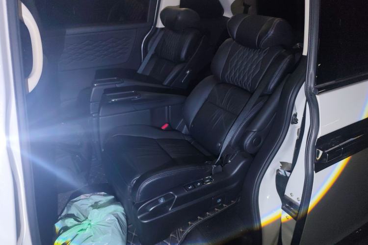 Used Honda Elysion 2022 2.0L eHEV Luxury First Edition
