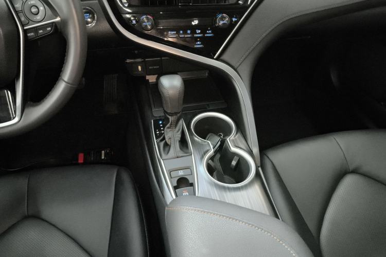 Used Toyota Camry 2021 2.0G Luxury Edition
