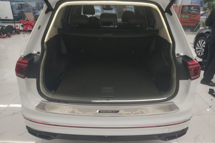 Used Volkswagen Tiguan L 2023 330TSI Automatic Two-Wheel Drive R-Line Enjoyment Edition
