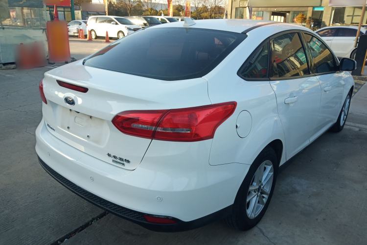 Used Ford Focus 2017 Sedan EcoBoost 125 Automatic Supreme Style SmartDrive Edition
