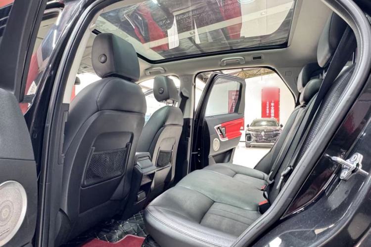 Used Land Rover Discovery Sport 2018 240 PS SE Version
