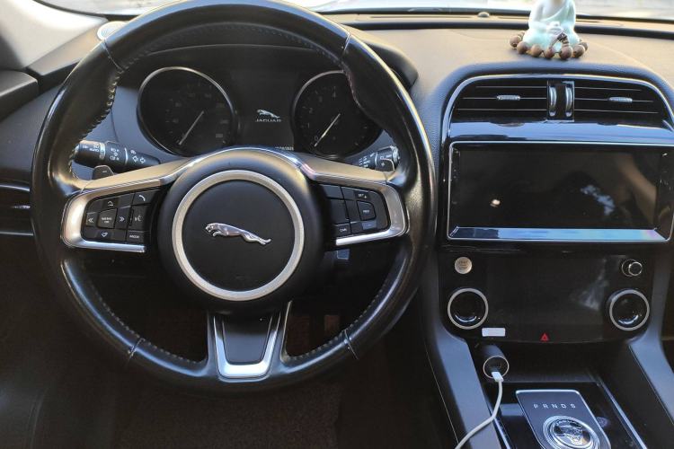 Used Jaguar F-PACE 2018 2.0T Four-Wheel Drive Urban Luxury Edition
