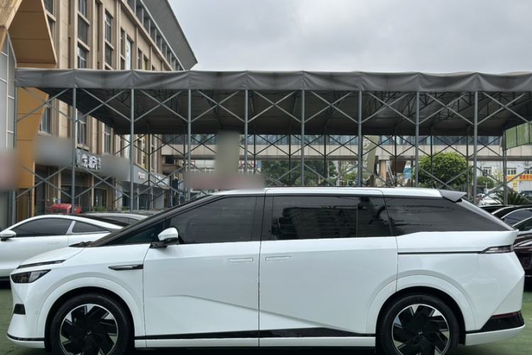 Used XPeng X9 2024 610 Long-Range Pro
