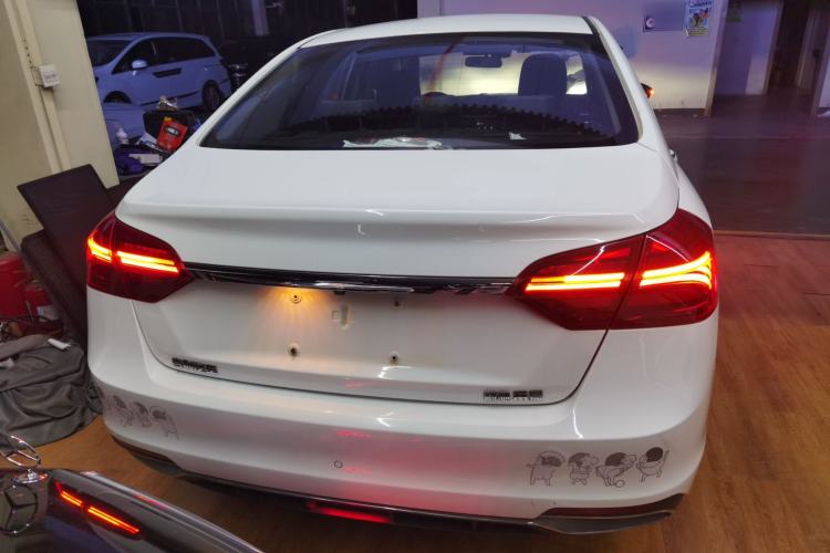 Used Geely Auto Emgrand 2019 Leading Edition 1.5L CVT Upward-Connected Model China VI Standard