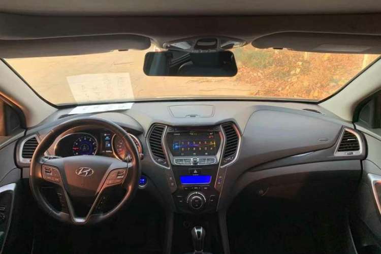 Used Hyundai Santa Fe 2013 2.4L Automatic Two-Wheel Drive Smart Version
