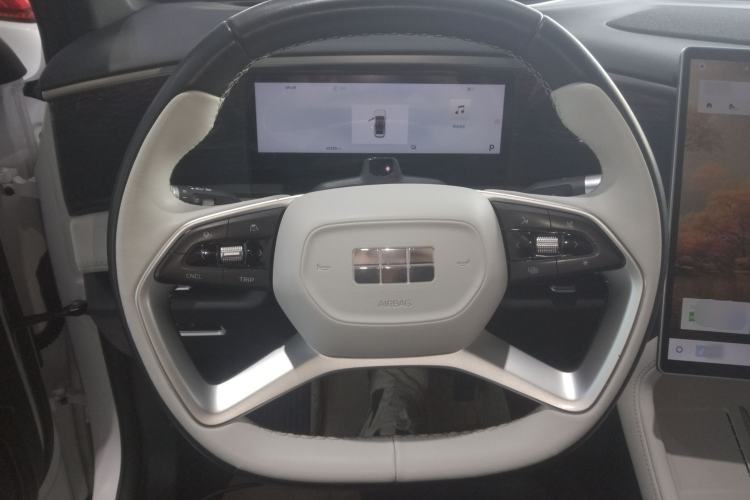 Used  L7 2023 1.5T 115 km Starship
