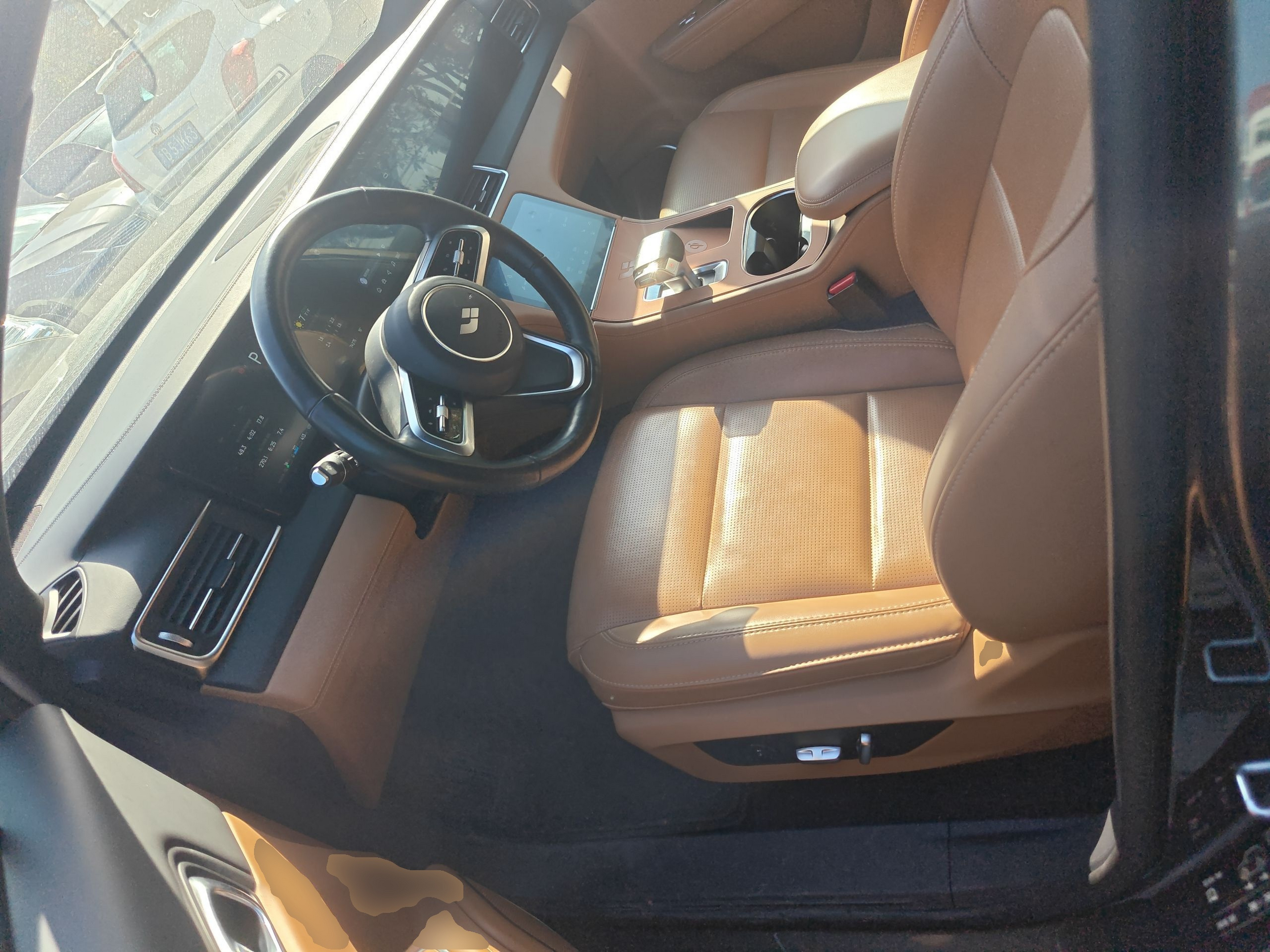 المقاعد الأمامية داخل السيارة