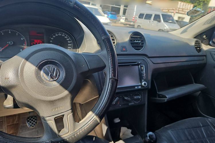 Used Volkswagen Jetta 2015 1.4L Manual Fashion Model
