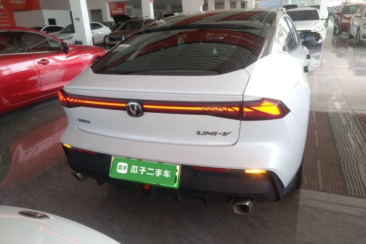 Used Changan UNI-V iDD 2023 ZhiDian iDD 1.5T 113km Smart & Fun Version
