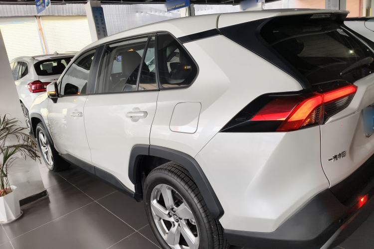 Used Toyota RAV4 2020 2.0L CVT Two-Wheel Drive Fashion Edition