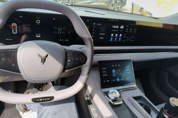 Used VOYAH PASSION 2023 Four-Wheel Drive Long-Range Version