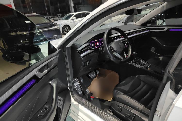 Used Volkswagen FAW-Volkswagen CC 2023 380TSI Striking Edition
