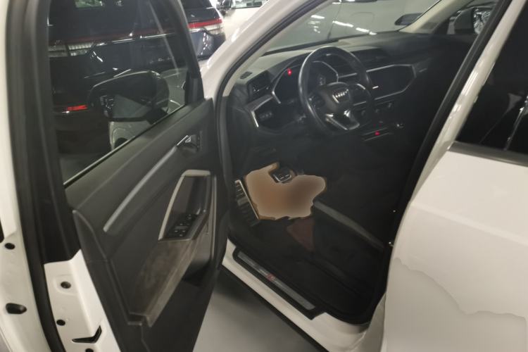 Used Audi Q3 2023 40 TFSI Fashion Dynamic Model