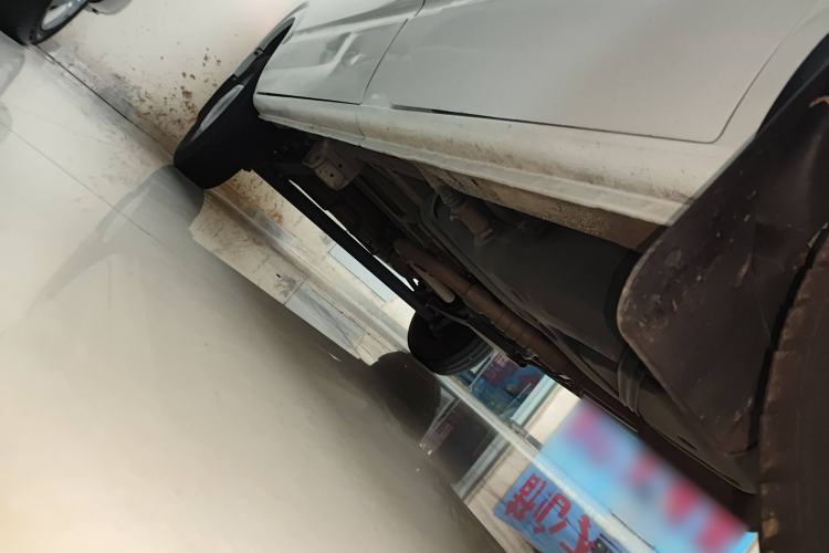 Used SAIC MAXUS Xintu V80 2023 2.0T Manual Classic Aoyuntong Short Wheelbase Mid-Roof 5/6-Seater
