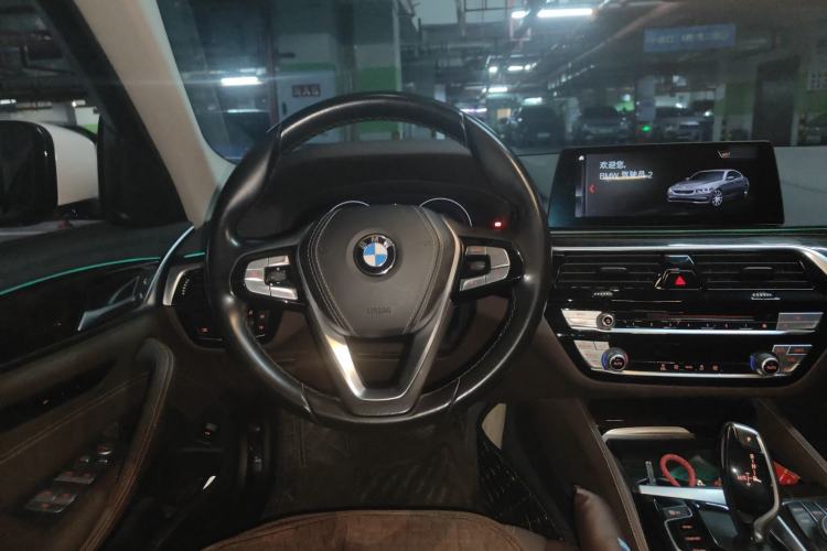 Used BMW 5 Series 2019 Facelifted 525Li Luxury Package
