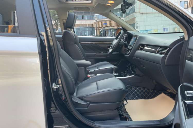 Used Mitsubishi Outlander 2020 2.0L Two-Wheel Drive Enjoyment Version 5 Seats
