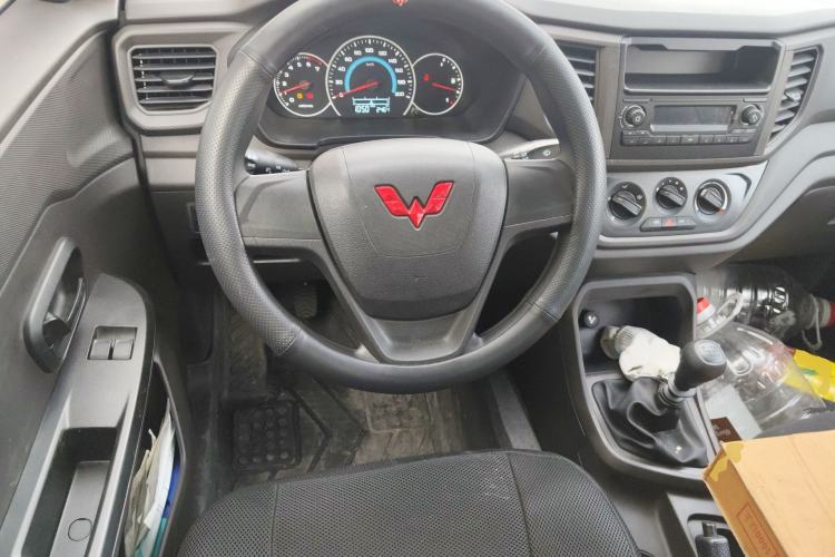 Used Wuling Hongguang V 2022 1.5L Jingqu Version Hydraulic Power Steering LAR
