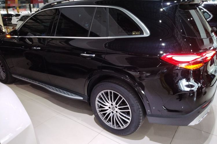 Used Mercedes-Benz GLC 2023 Refreshed GLC 300 L 4MATIC Dynamic Edition 5 Seats
