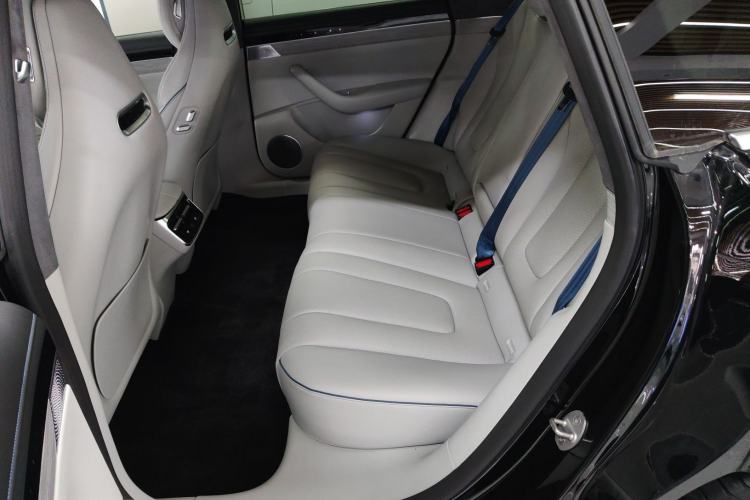 Used Hima Luxeed S7 2025 785 km Ultra