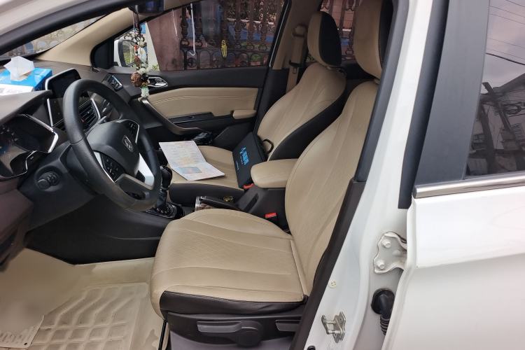 Used Baojun 310W 2017 1.5L Manual Fashion Edition China VI
