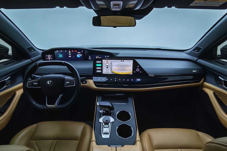 Used Changan UNI-K 2024 2.0T Two-Wheel Drive YueShang Trim
