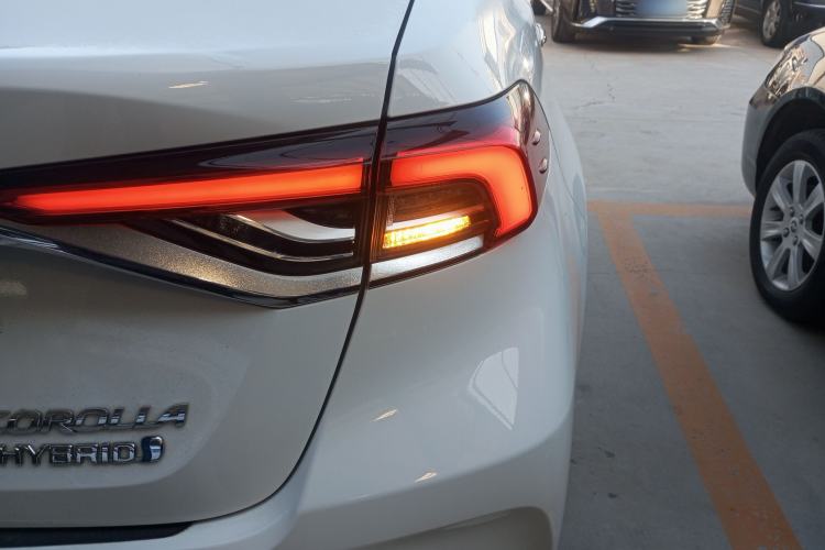 Used Toyota Corolla 2021 Dual-Motor 1.8L E-CVT Elite Edition
