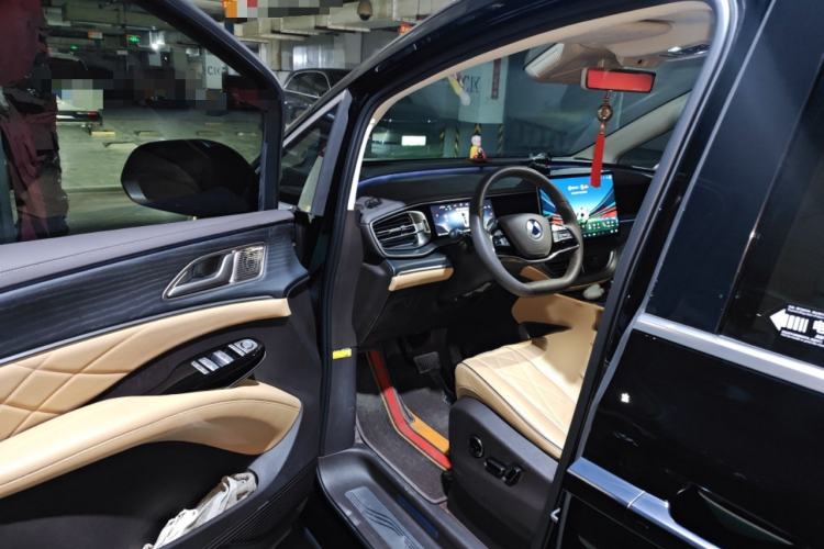 Used Denza D9 2024 DM-i 980 Four-Wheel Drive Flagship Model