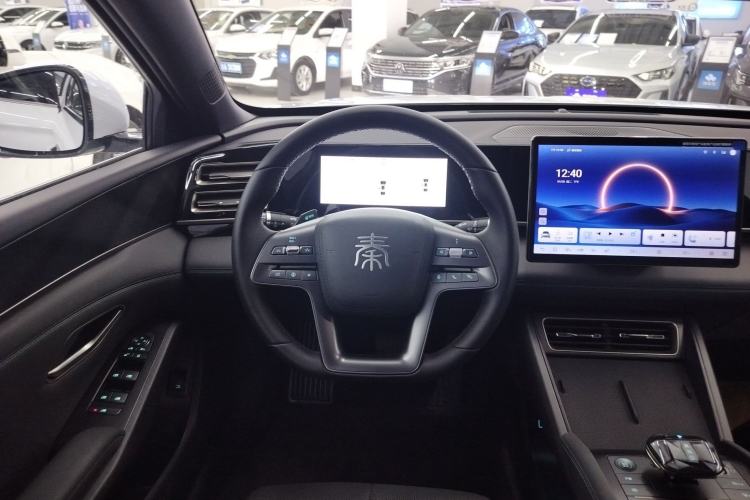 Used BYD Qin L 2025 DM-i Smart Drive 80KM Leading Model
